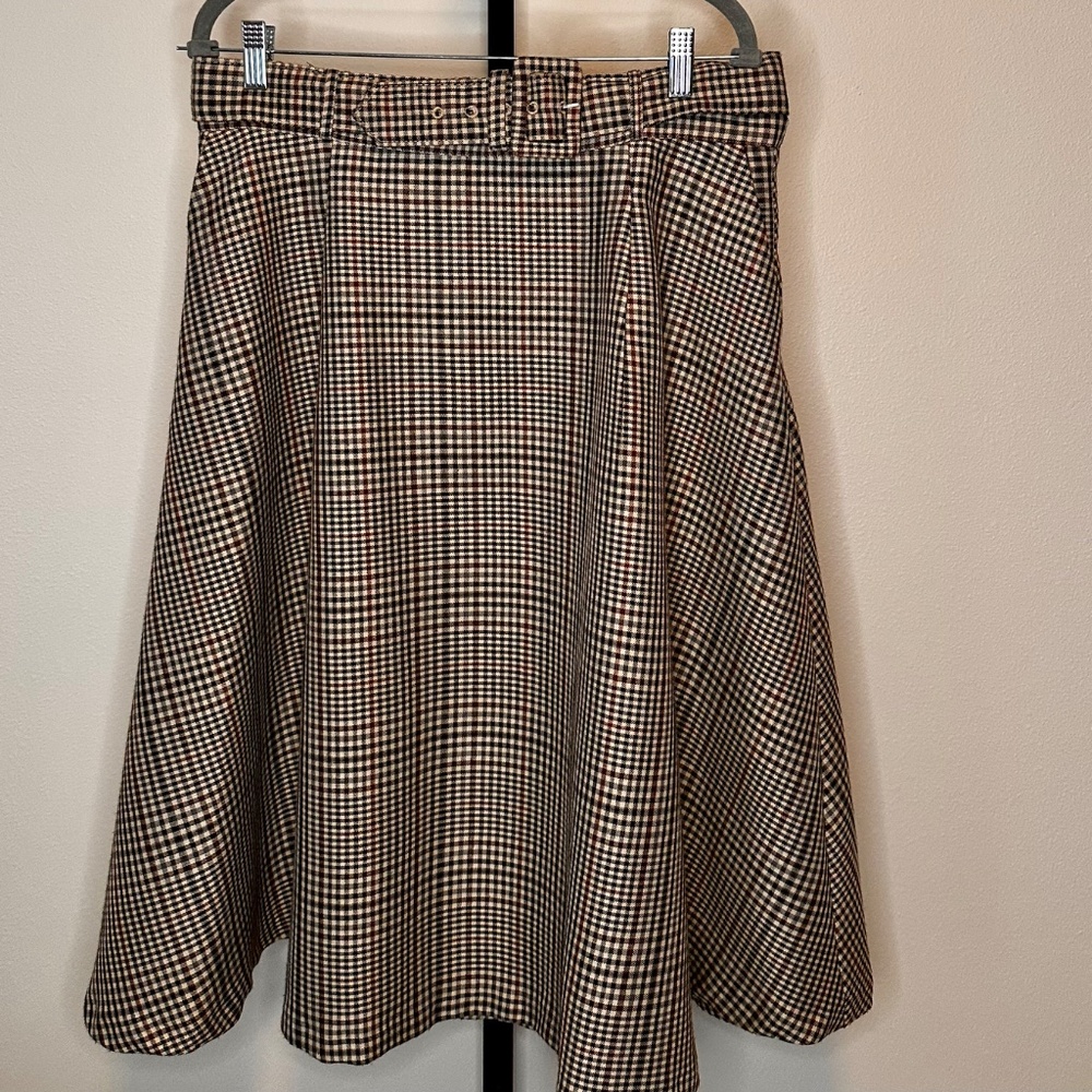 Modcloth black cream and red  A-Line Skirt with belt